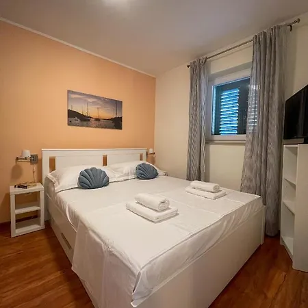 Apartment Joanne !private Parking! Split