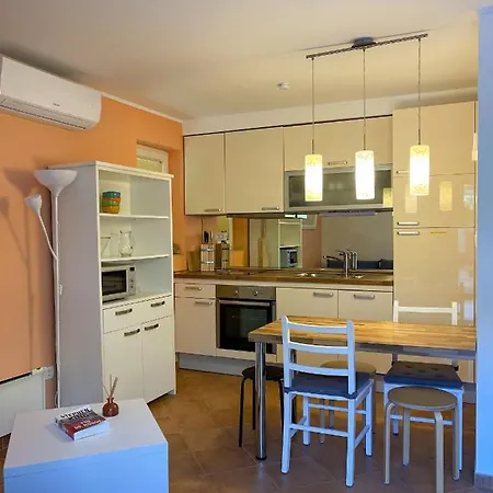 Joanne !private Parking! Apartment *